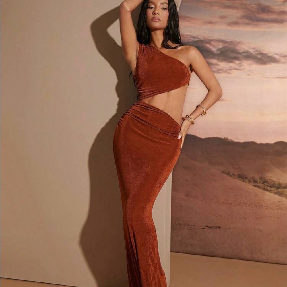 Elegant One-Shoulder Cutout Dress